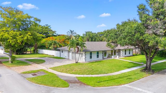 7381 NW 9th Street, Plantation, FL 33317