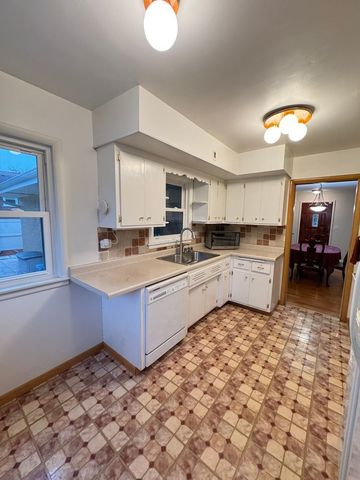 901 Brookline Lane, Park Ridge, IL 60068