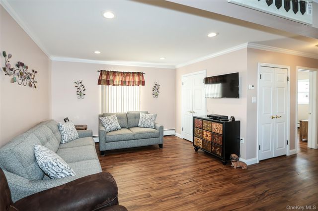 70 Corncrib Lane, Levittown, NY 11756