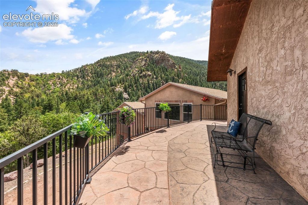 812 Crystal Park Road, Manitou Springs, CO 80829 — photo 3