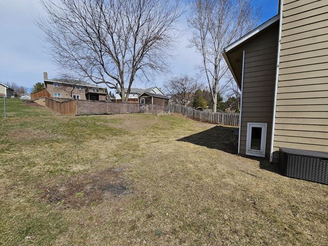 2433 60th Street NW, Rochester, MN 55901