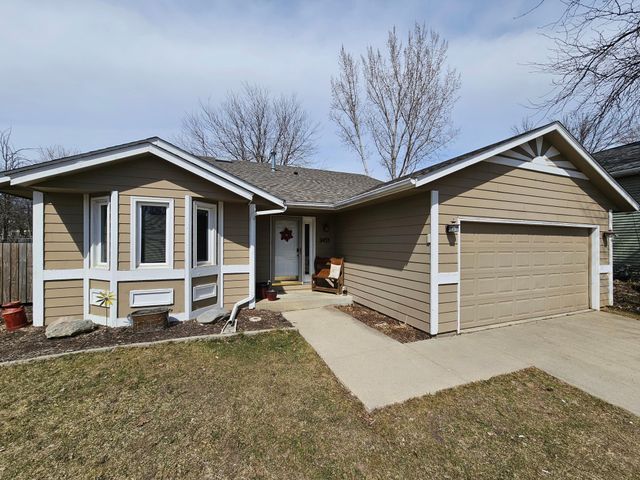 2433 60th Street NW, Rochester, MN 55901