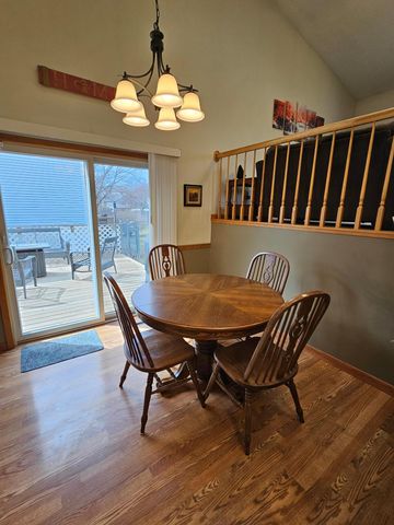 2433 60th Street NW, Rochester, MN 55901