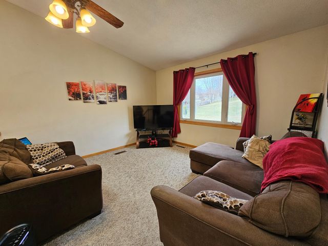 2433 60th Street NW, Rochester, MN 55901