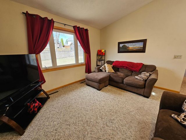 2433 60th Street NW, Rochester, MN 55901