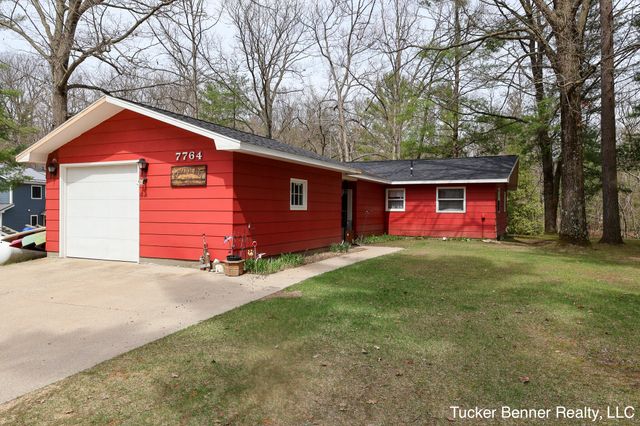 7764 E Saint Huberts Trail, Hesperia, MI 49421