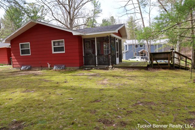 7764 E Saint Huberts Trail, Hesperia, MI 49421