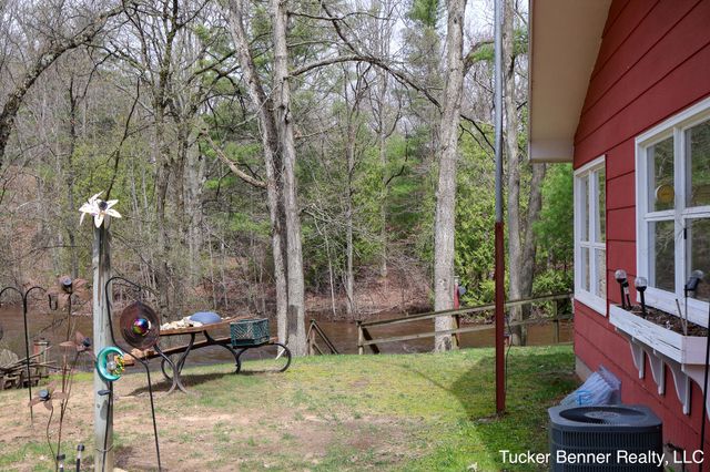 7764 E Saint Huberts Trail, Hesperia, MI 49421