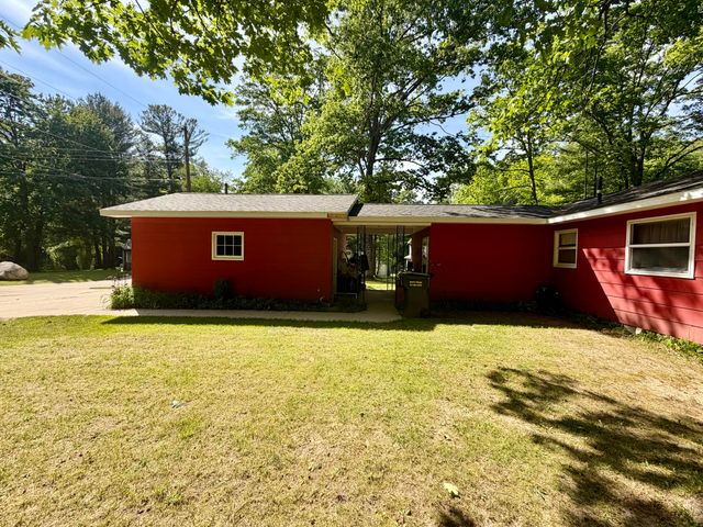 7764 E Saint Huberts Trail, Hesperia, MI 49421