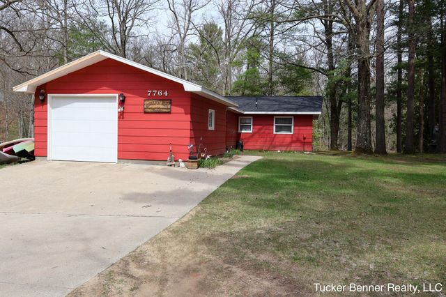 7764 E Saint Huberts Trail, Hesperia, MI 49421
