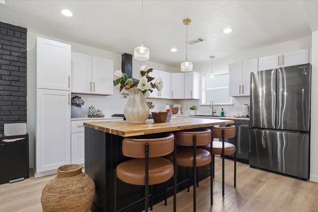 7332 Deville Drive, North Richland Hills, TX 76180