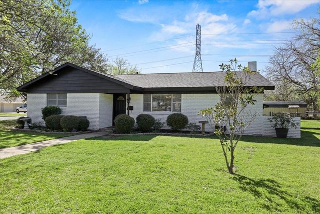 7332 Deville Drive, North Richland Hills, TX 76180