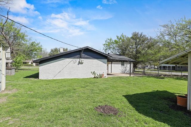 7332 Deville Drive, North Richland Hills, TX 76180