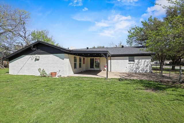 7332 Deville Drive, North Richland Hills, TX 76180