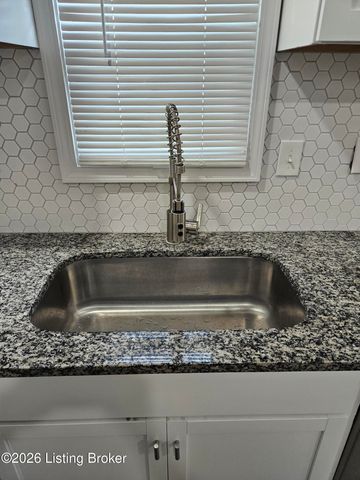 116 N 38th St, Louisville, KY 40212