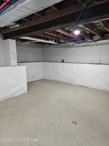 116 N 38th St, Louisville, KY 40212