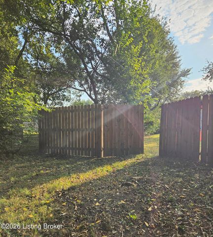 116 N 38th St, Louisville, KY 40212