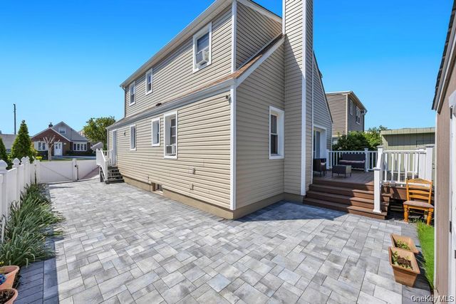 48 Liberty Avenue, Mineola, NY 11501