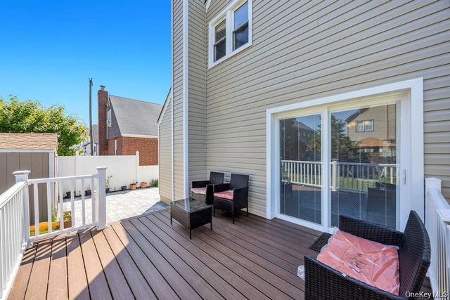 48 Liberty Avenue, Mineola, NY 11501