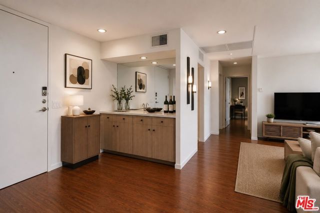 100 S Doheny Drive 711, Los Angeles, CA 90048