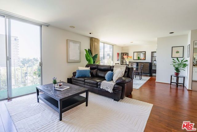 100 S Doheny Drive 711, Los Angeles, CA 90048