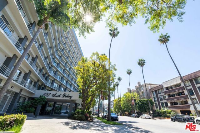 100 S Doheny Drive 711, Los Angeles, CA 90048