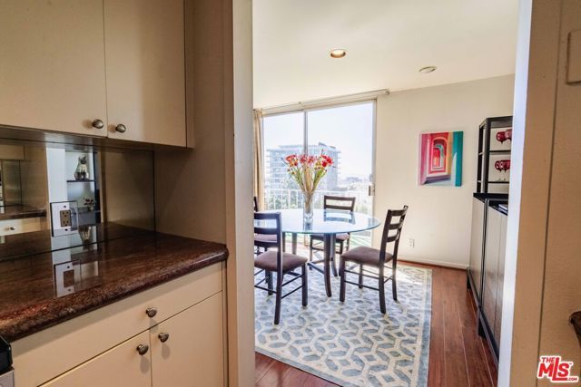 100 S Doheny Drive 711, Los Angeles, CA 90048