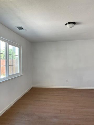 1926 Shameran St, Stockton, CA 95210