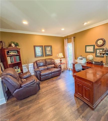 2190 Benwicke Drive, Pfafftown, NC 27040