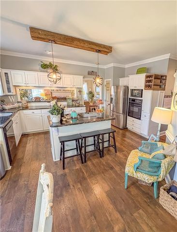 2190 Benwicke Drive, Pfafftown, NC 27040