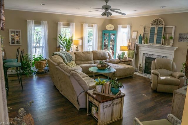 2190 Benwicke Drive, Pfafftown, NC 27040