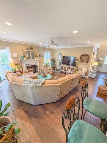 2190 Benwicke Drive, Pfafftown, NC 27040
