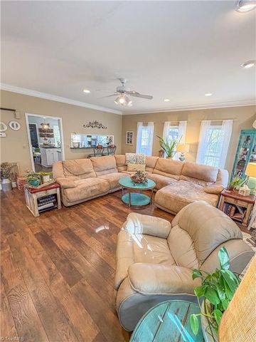 2190 Benwicke Drive, Pfafftown, NC 27040