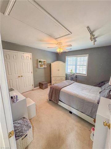 2190 Benwicke Drive, Pfafftown, NC 27040