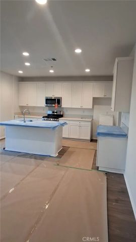 223 Oakton Court, Hemet, CA 92543