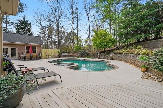 810 Buttercup Trace, Alpharetta, GA 30022