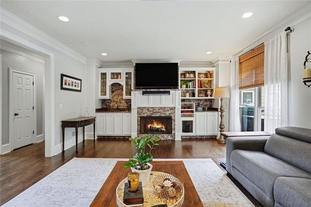 810 Buttercup Trace, Alpharetta, GA 30022