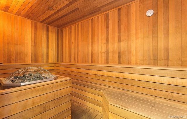 40-22 College Point Boulevard 15G, Flushing, NY 11354