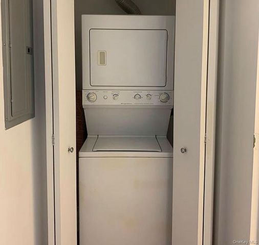 40-22 College Point Boulevard 15G, Flushing, NY 11354