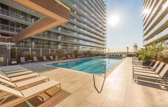 40-22 College Point Boulevard 15G, Flushing, NY 11354