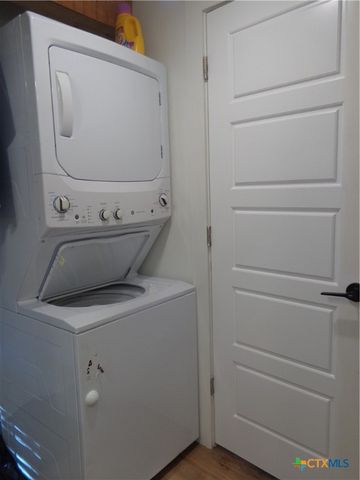 1009 Edgewater Falls, Canyon Lake, TX 78133