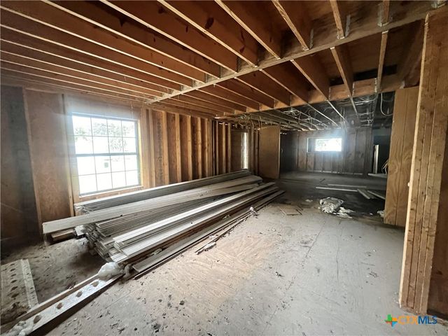 1902 N MCLEOD Street, Cuero, TX 77954