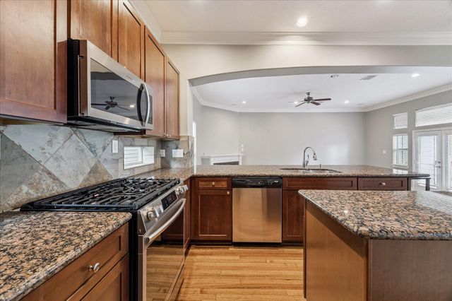 5736 Kansas Street B, Houston, TX 77007