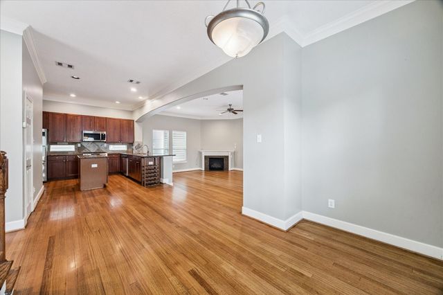 5736 Kansas Street B, Houston, TX 77007