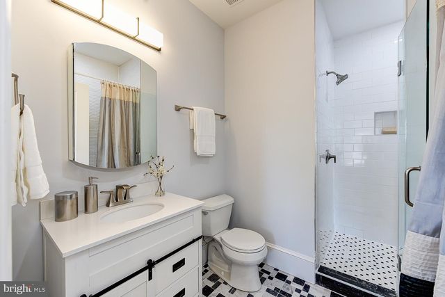 5905 EADS ST NE, Washington, DC 20019