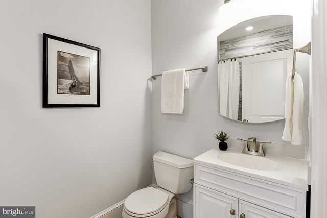 5905 EADS ST NE, Washington, DC 20019