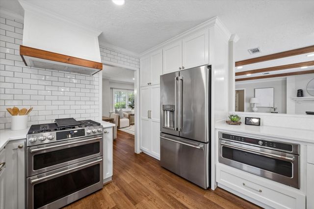 2315 Elmgate Drive, Houston, TX 77080