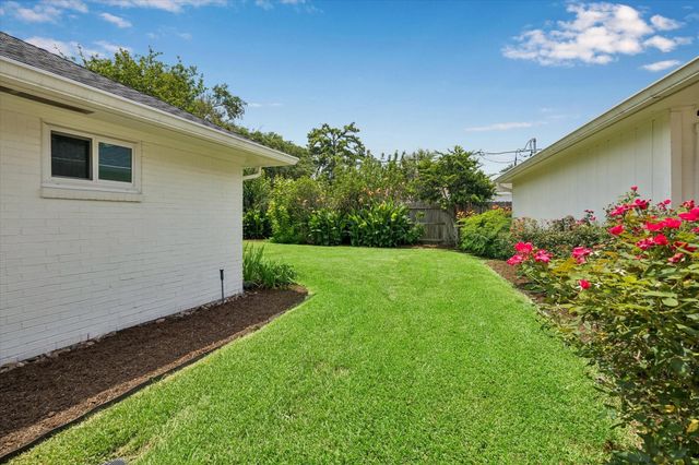 2315 Elmgate Drive, Houston, TX 77080