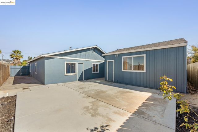 38 Nancy Dr, San Pablo, CA 94806