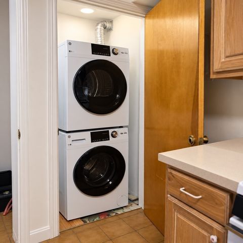 36 Saint Edward Rd 3, Boston, MA 02128
